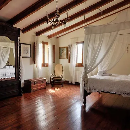 Can Miquelet Holiday home *